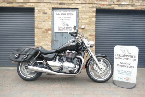 10 TRIUMPH THUNDERBIRD 1700