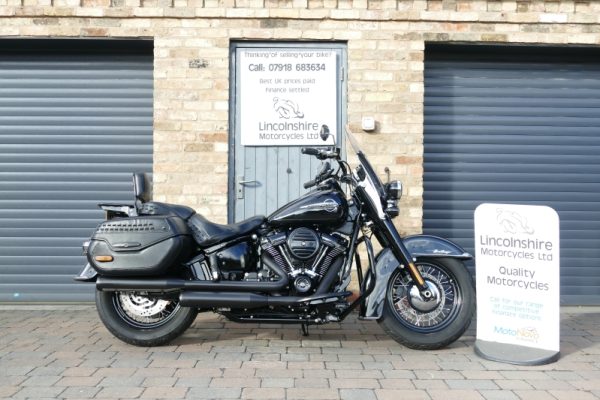 19 HARLEY DAVIDSON HERITAGE SOFTAIL CLASSIC