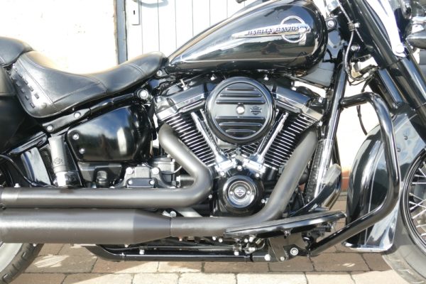 19 HARLEY DAVIDSON HERITAGE SOFTAIL CLASSIC