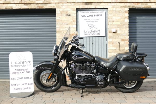 19 HARLEY DAVIDSON HERITAGE SOFTAIL CLASSIC