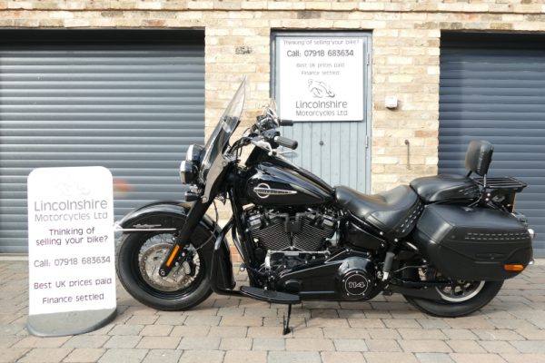19 HARLEY DAVIDSON HERITAGE SOFTAIL CLASSIC
