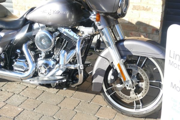 15 HARLEY DAVIDSON STREET GLIDE