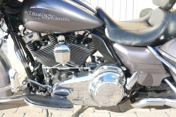 15 HARLEY DAVIDSON STREET GLIDE