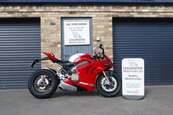 19 DUCATI PANIGALE V4R