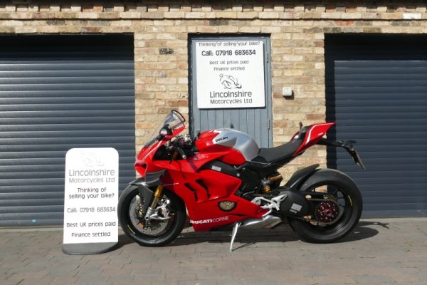19 DUCATI PANIGALE V4R