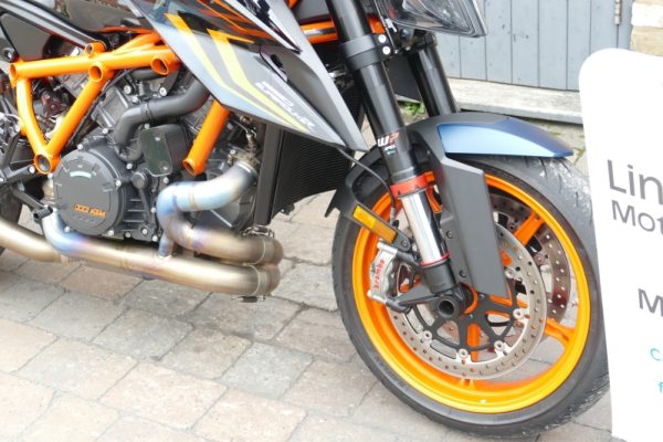 24 KTM 1290R SUPERDUKE