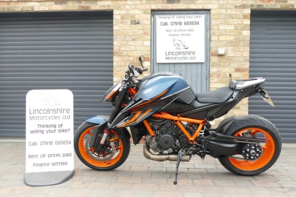 24 KTM 1290R SUPERDUKE
