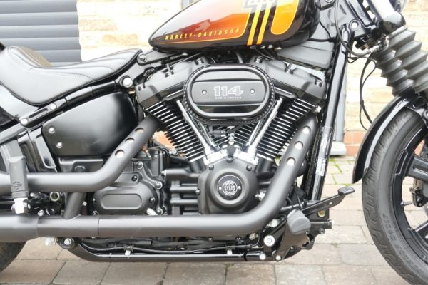 73 HARLEY DAVIDSON STREET BOB 114