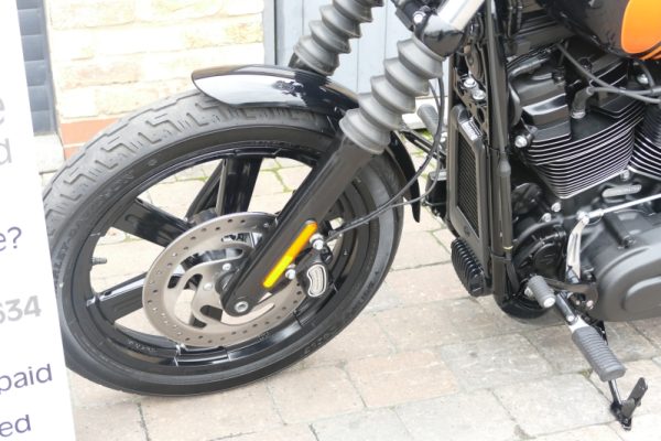 73 HARLEY DAVIDSON STREET BOB 114