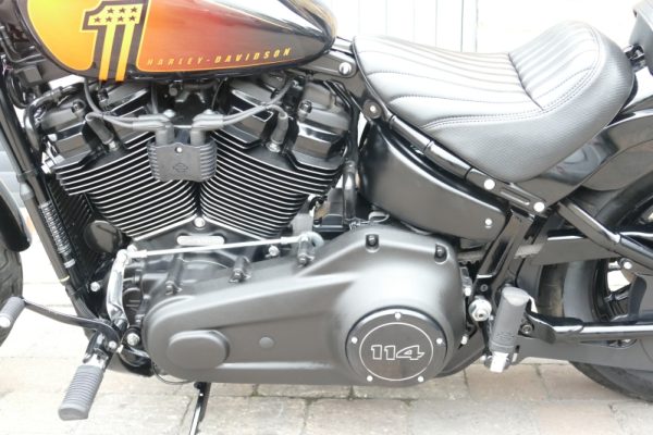 73 HARLEY DAVIDSON STREET BOB 114