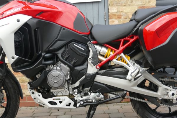 22 DUCATI MULTISTRADA V4S TRAVEL RADAR