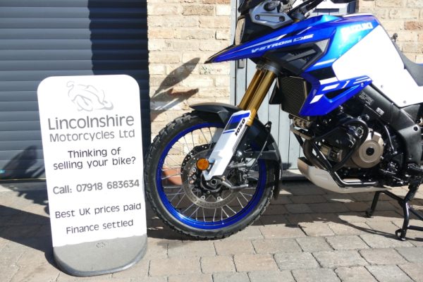 24 SUZUKI V-STROM DL 1050 DE